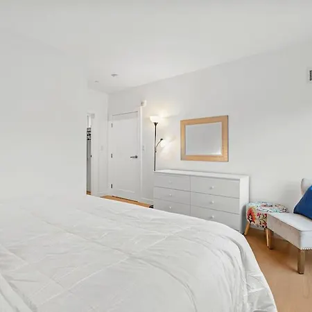 Chic 2br 2ba Retreat In The Heart Of Fenway Park Apartment *