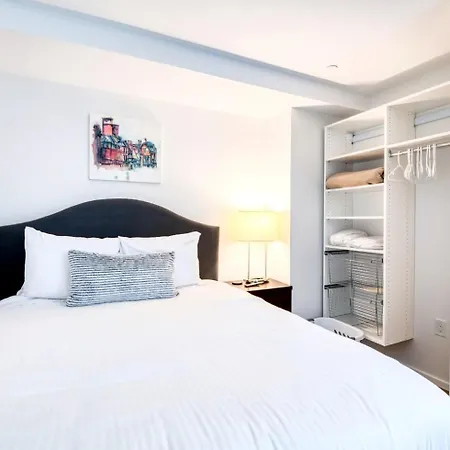 Luxury With Gym And Rooftop - 345-1271 *