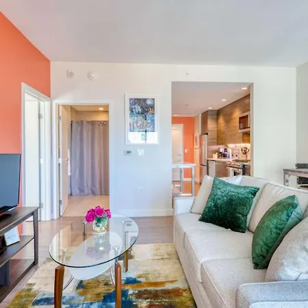 Spacious Back Bay Apartment *