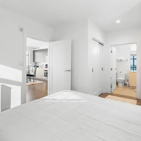 Fancy 2br 2ba Fenway Boston
