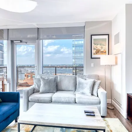 Apartment Luxury With Balcony In Seaport