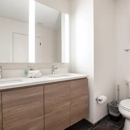 Luxury With Gym * Boston