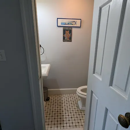 Homestay Large W/ Private Bath,great Location Boston