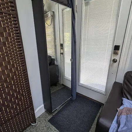 Large W/ Private Bath,great Location *