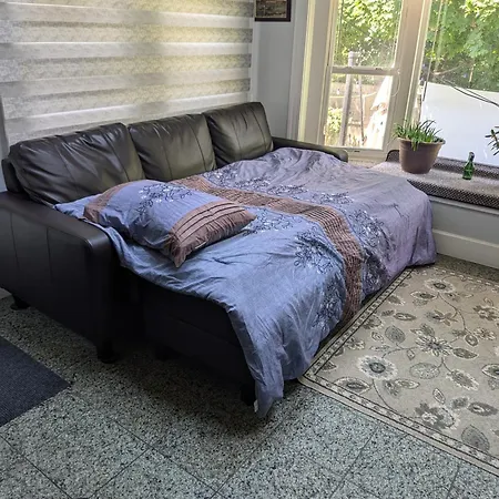 Homestay Large W/ Private Bath,great Location Boston