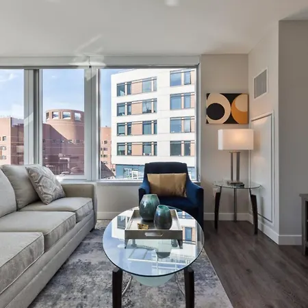 Luxury With Harbor Views *