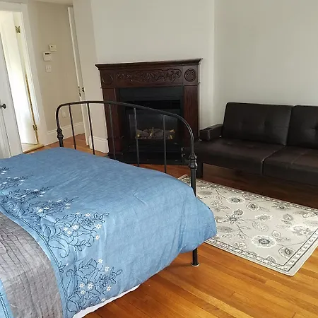 Large W/ Private Bath,great Location Homestay *