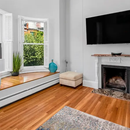 Brownstone Townhouse In Fenway * Boston