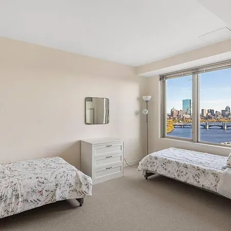 Tranquil 2 Bedroom 2ba With Stunning Views *