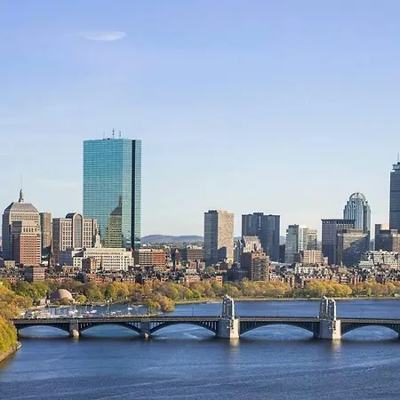 Tranquil 2 Bedroom 2ba With Stunning Views * Boston