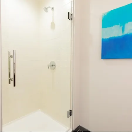 Chic Seaport With Pool Apartment Boston