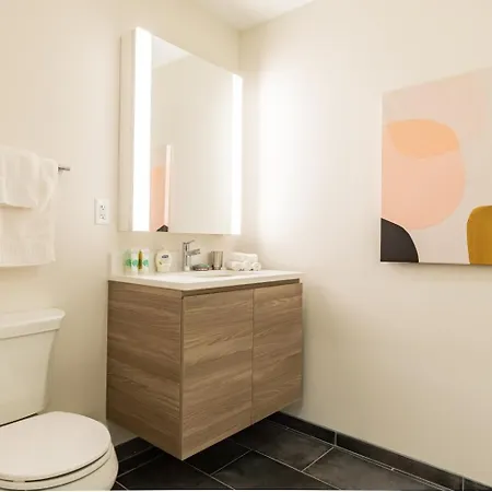 Chic Seaport With Pool Apartment
