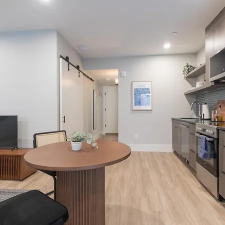Symphony By Thatch Apartment *