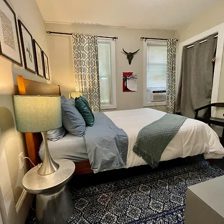 Apartment Beautiful 3br 3ba Duplex Parking Location *