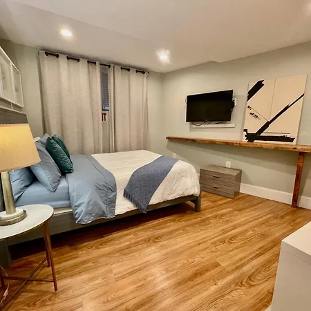 Apartment Beautiful 3br 3ba Duplex Parking Location *