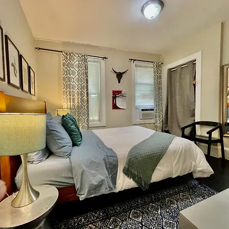 Beautiful 3br 3ba Duplex Parking Location * Boston