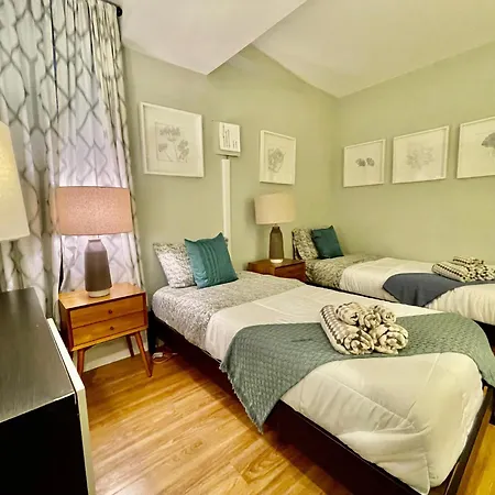 Apartment Beautiful 3br 3ba Duplex Parking Location *
