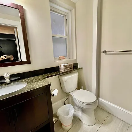 Beautiful 3br 3ba Duplex Parking Location Apartment