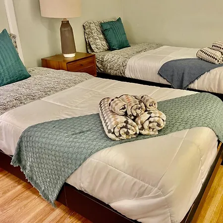 Beautiful 3br 3ba Duplex Parking Location Apartment *