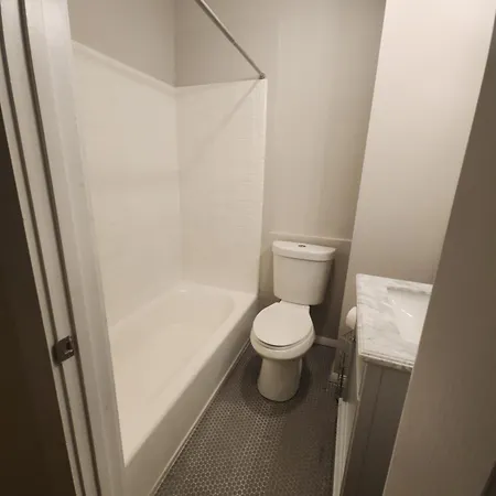 Charming 2-bedroom In The Historic Bunker Hill Area Of Apartment