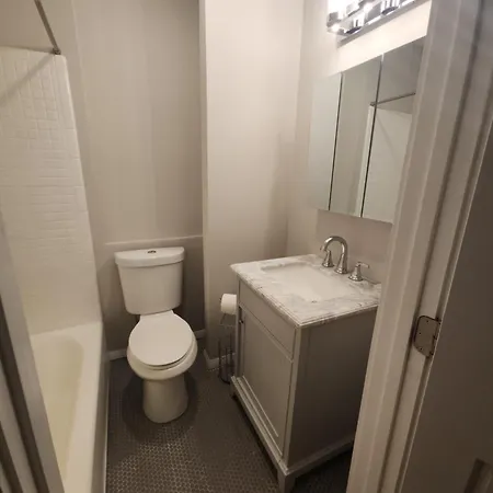 Apartment Charming 2-bedroom In The Historic Bunker Hill Area Of Boston
