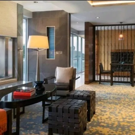 Amazing 2br 2ba Unit By The Lake Apartment