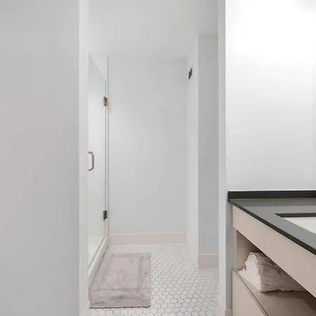 Apartment Amazing 2br 2ba Unit By The Lake *