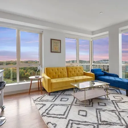 Amazing 2br 2ba Unit By The Lake Apartment