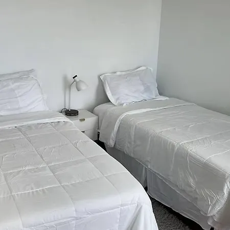 Amazing 2br 2ba Unit By The Lake