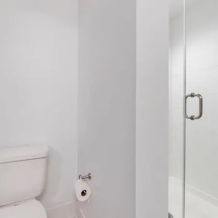 Amazing 2br 2ba Unit By The Lake Apartment *