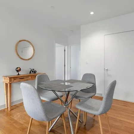 Amazing 2br 2ba Unit By The Lake