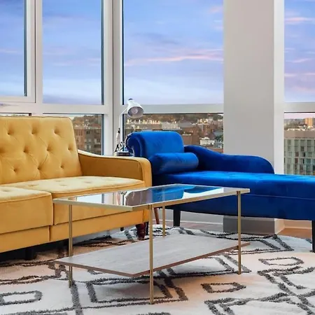Amazing 2br 2ba Unit By The Lake Boston