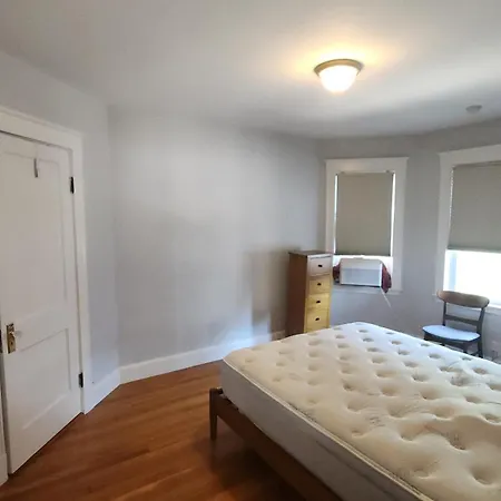 Apartment Ultra Convenient Spacious 3 Bedroom *