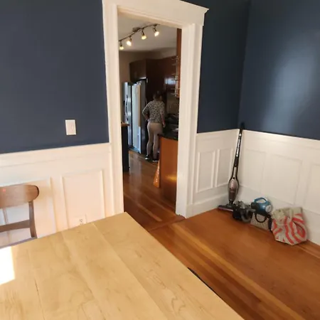 Ultra Convenient Spacious 3 Bedroom