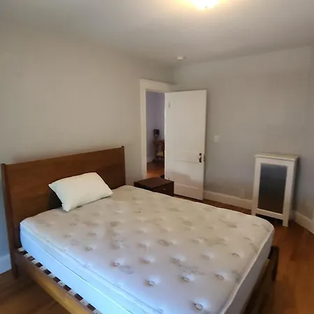 Ultra Convenient Spacious 3 Bedroom Boston