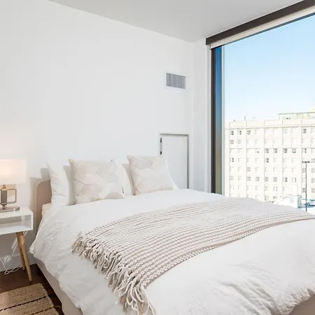 Apartment Luxury 2br Backbay Common T-station Roof Lounge Gym *