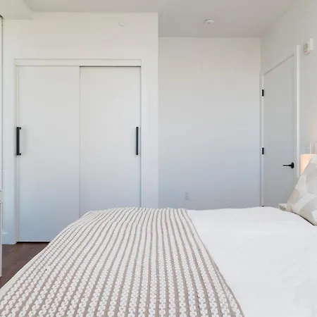 Apartment Luxury 2br Backbay Common T-station Roof Lounge Gym *