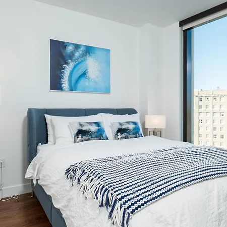 Luxury 2br Backbay Common T-station Roof Lounge Gym *