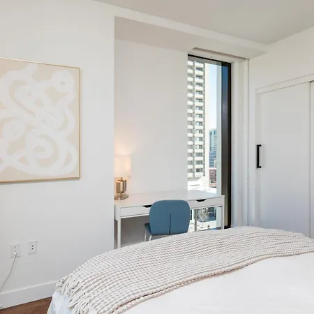 Luxury 2br Backbay Common T-station Roof Lounge Gym Apartment Boston