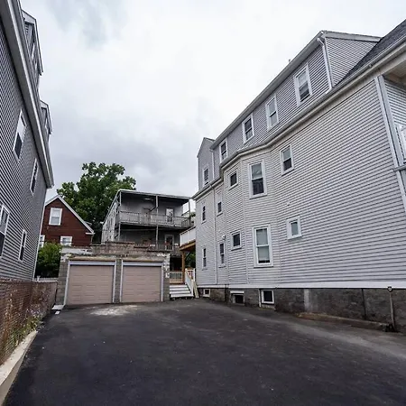 14b-newly Renovated, Uniquely Decorated *