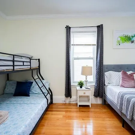 14b-newly Renovated, Uniquely Decorated *