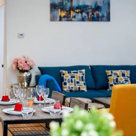 14b-newly Renovated, Uniquely Decorated