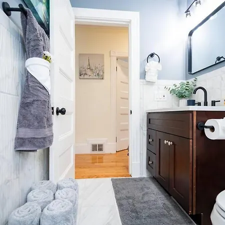 14b-newly Renovated, Uniquely Decorated * Boston