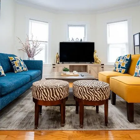 14b-newly Renovated, Uniquely Decorated *