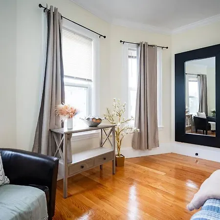 14b-newly Renovated, Uniquely Decorated Apartment Boston