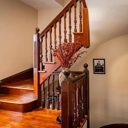 Apartment 14b-newly Renovated, Uniquely Decorated *