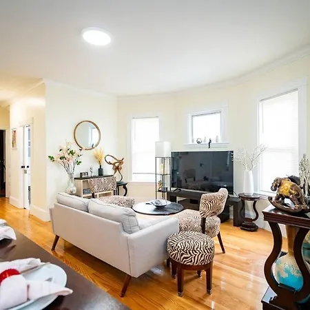 14a-elegant, Newly Renovated In