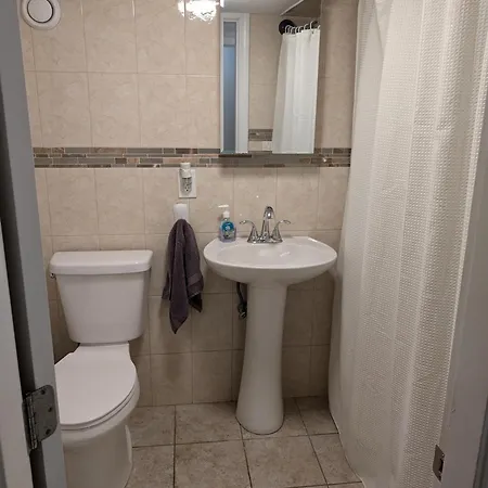 Apartment Brighton Sleeps 3 - Steps To Bus Line
