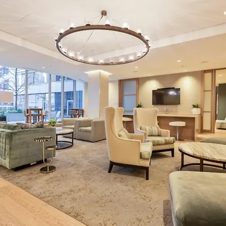 Luxury With Water Views Apartment *