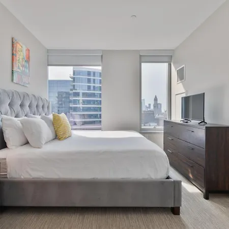 Luxury With Balcony In Seaport Apartment Boston